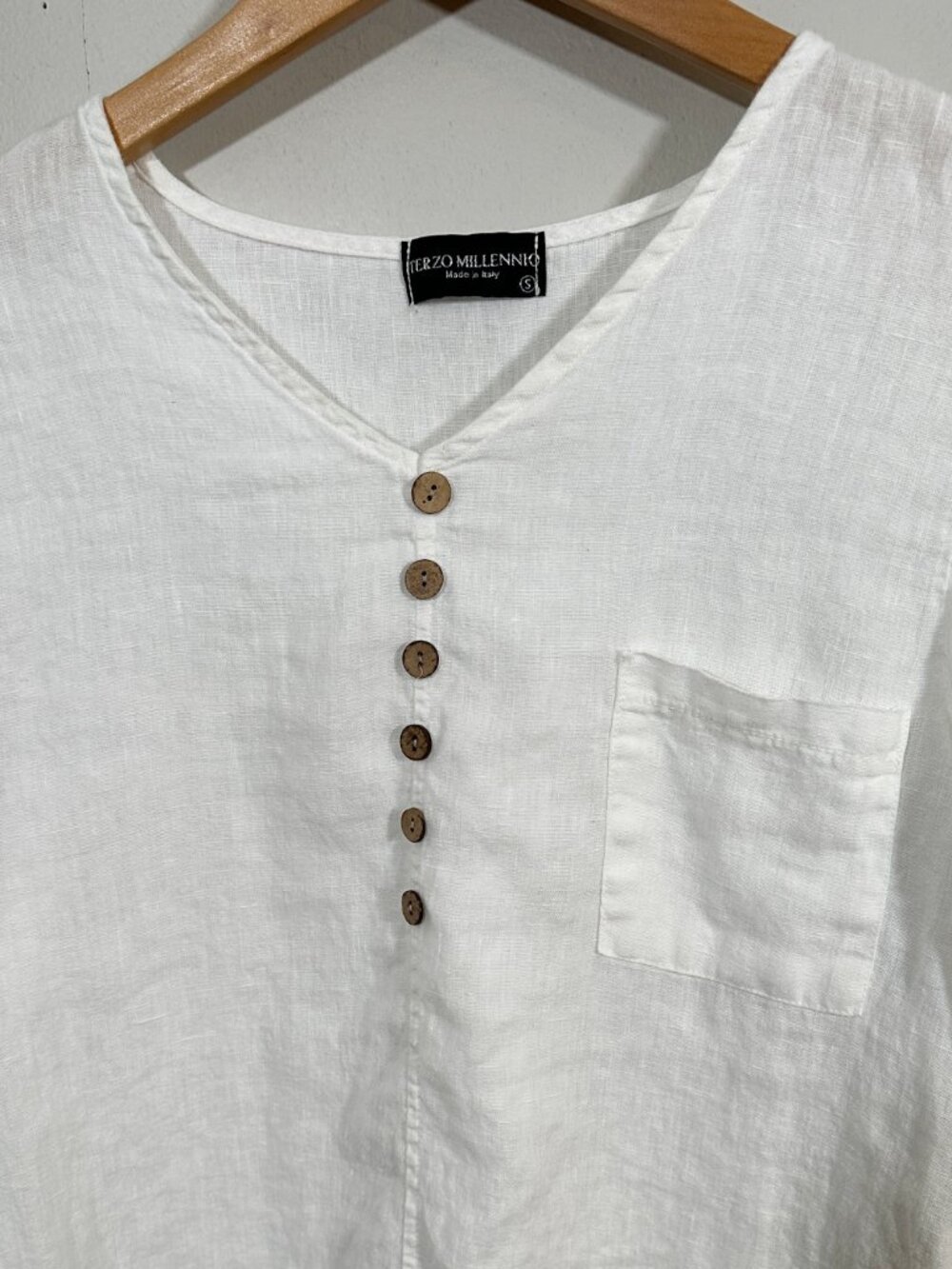 EUC 100% Linen Terzo Millennio Blouse Women's Small White Roll Tab Sleeve Beachy - Picture 4 of 10